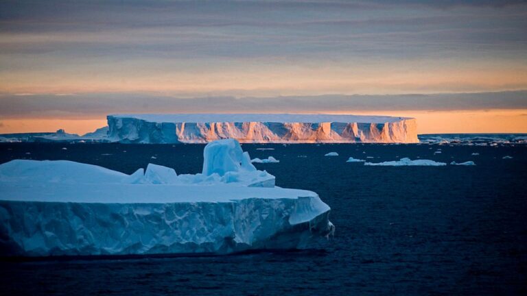 Terremotos de Gelo Abalam a “Geleira do Juízo Final” na Antártica