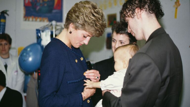 Tudo o que foi encontrado na cápsula do tempo da princesa Diana
