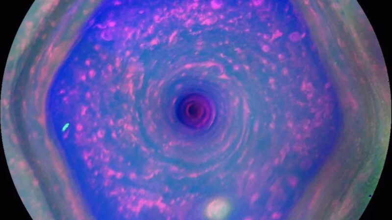 James Webb flagra estranhas bolinhas escuras na atmosfera de Saturno