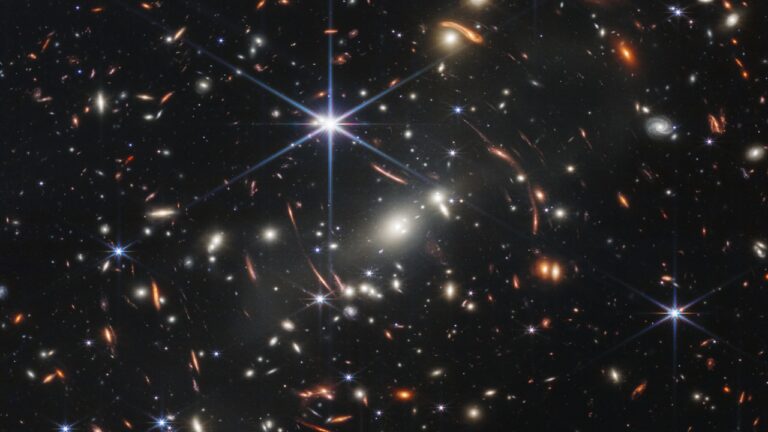 James Webb descobre buraco negro que pode ter surgido pouco após o Big Bang