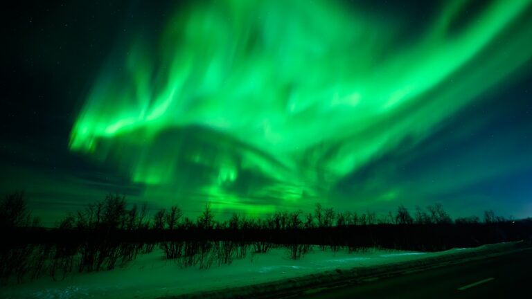 Tempestade solar ‘canibal’ pode gerar auroras boreais em 18 estados dos EUA