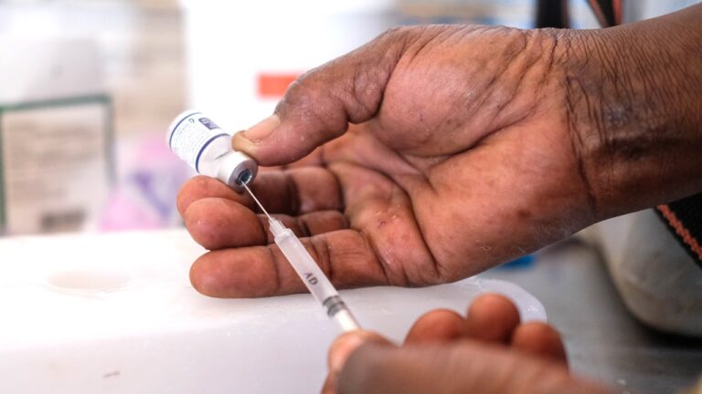 Suspensão de ajuda humanitária dos EUA matou crianças por malária