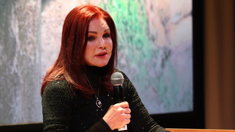 Priscilla Presley relata perda da filha Lisa Marie: ‘Segundo dia mais triste da minha vida’