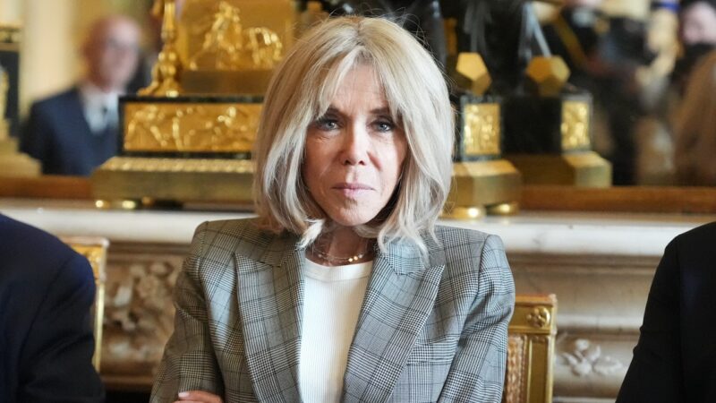 Por que primeira-dama da França precisará provar que é mulher?