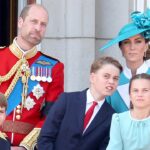 Por que George, filho de William e Kate, não vai dividir quarto em colégio interno?