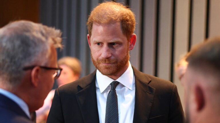 Príncipe Harry diz que fontes pretendem sabotar sua reconciliação com Charles
