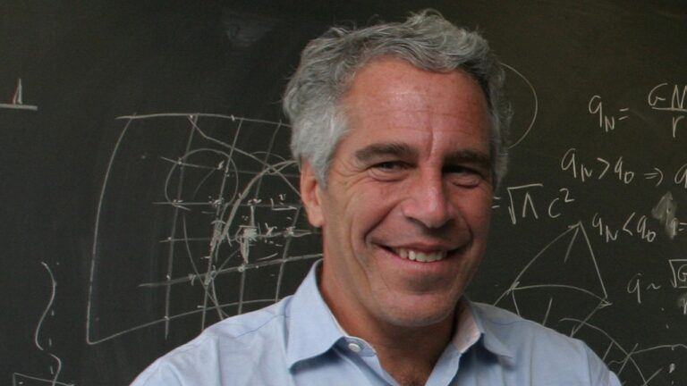 Sobreviventes do abuso de Jeffrey Epstein exigem transparência