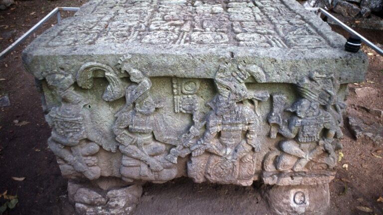 Altar maia de 1.300 anos pode ter significado profundo desconhecido, diz estudo