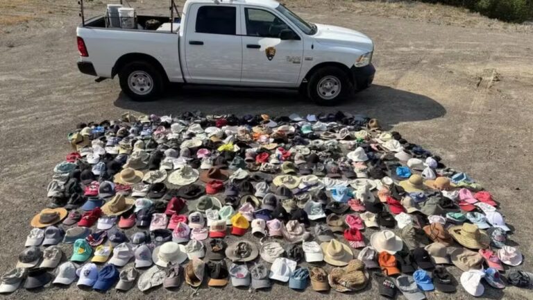 Mais de 300 chapéus são recuperados de fontes termais no Parque Yellowstone