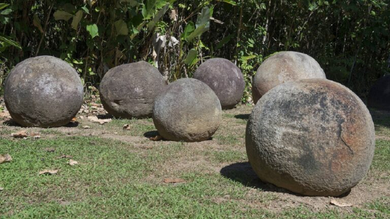 Especialistas restauram as misteriosas esferas de Diquís