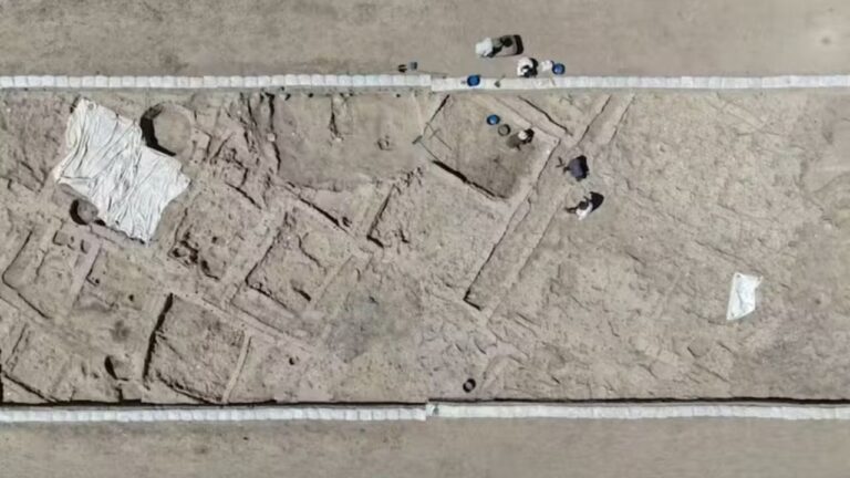 Arqueólogos encontram na Turquia o que pode ser a mais antiga rua no mundo