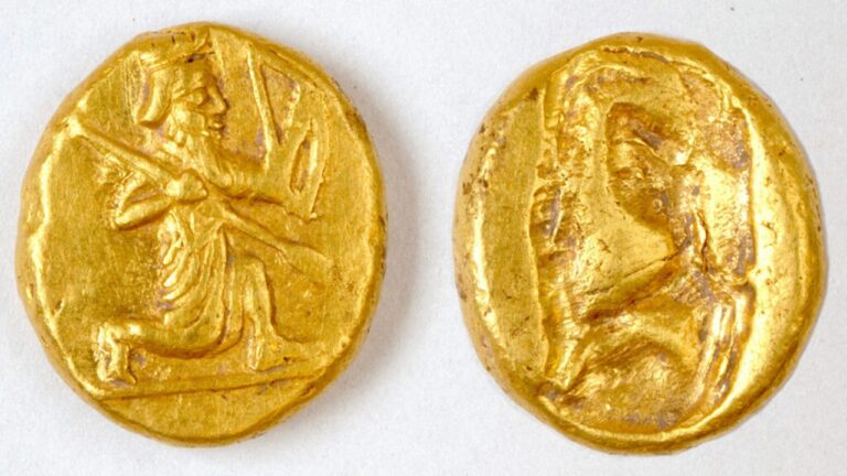 Arqueólogos descobrem pote de ouro persa enterrado na Turquia