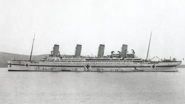 Arqueólogos revelam artefatos do irmão esquecido do Titanic
