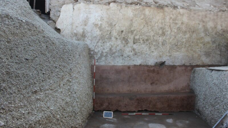 Arqueólogos descobrem antigo “banco de espera” em vila de Pompeia