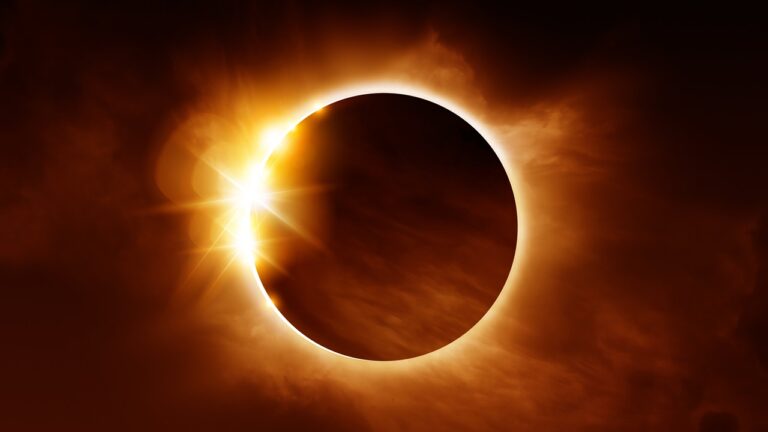 Eclipse solar em fevereiro criará raro “anel de fogo”