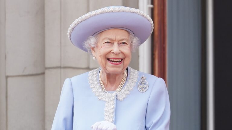 Mordomo de Elizabeth II revela força da rainha em seus últimos meses