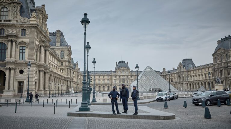 Saiba o que motivou o roubo desta semana no Museu do Louvre