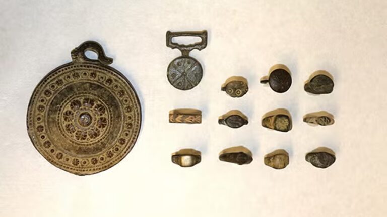 Achado em brechó no Canadá pode esconder mistério medieval