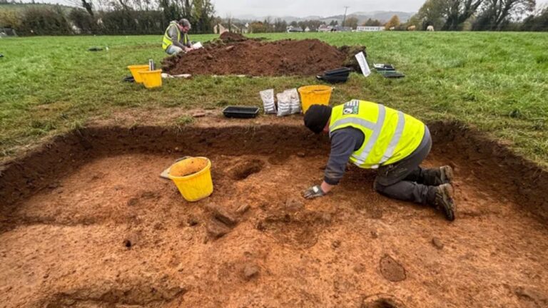Assentamento de 8 mil anos é descoberto na Irlanda do Norte