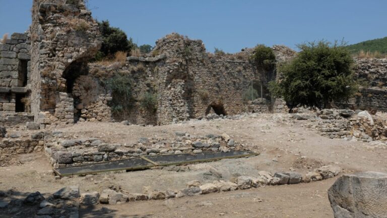 Arqueólogos descobrem igreja ‘hospital’ na Turquia