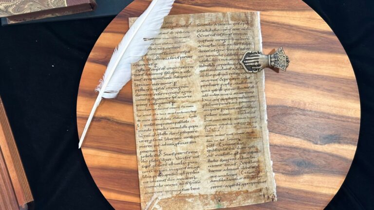 Antigos manuscritos musicais ocidentais são descobertos nos EUA