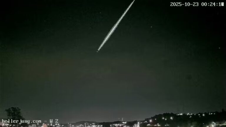 Meteoro ‘bola de fogo’ é registrado sobre o céu do Rio Grande do Sul