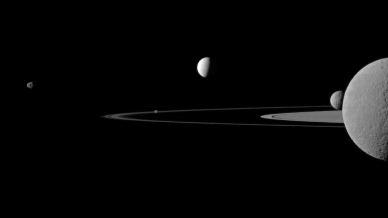 Descoberta de substâncias orgânicas aumentam perspectiva de vida em luas de Saturno