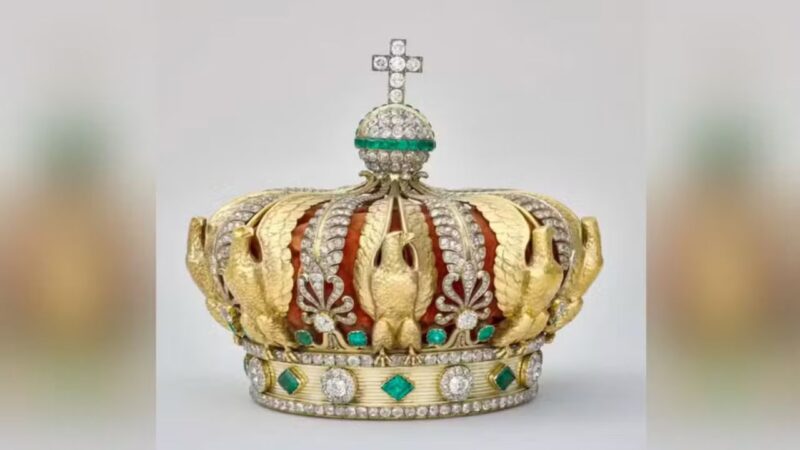 Roubo no Louvre foi realizado por amadores, dizem autoridades parisienses