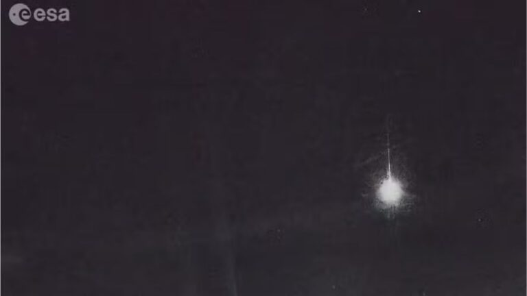 Câmera flagra explosão de cometa que viajava a 80 mil km/h sobre a Península Ibérica