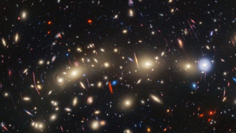 Telescópio James Webb detecta possíveis estrelas do início do Universo