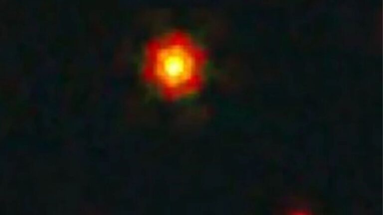 O “ponto vermelho” espacial que se revelou um buraco negro