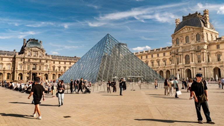 Louvre levará anos para corrigir falhas de segurança, diz auditoria