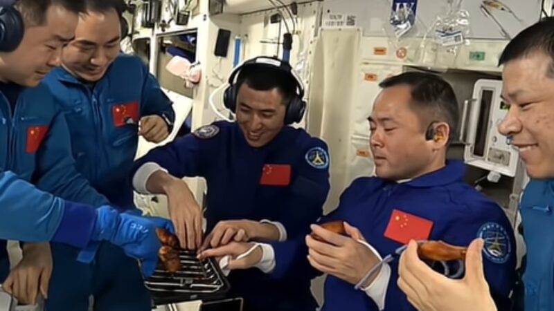 Astronautas chineses fazem o primeiro churrasco no espaço da história