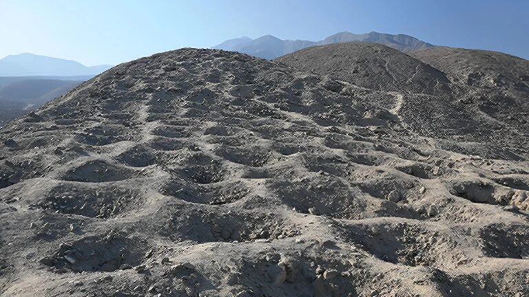 Mistério dos 5.200 buracos nos Andes peruanos é desvendado