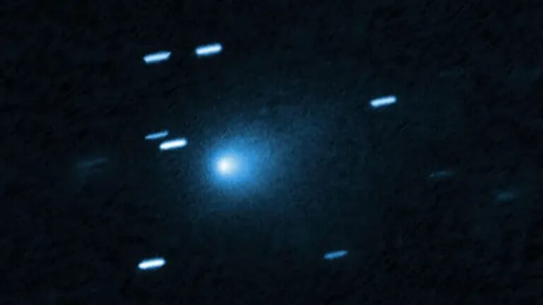 Cometa interestelar 3I/ATLAS pode estar ficando azul
