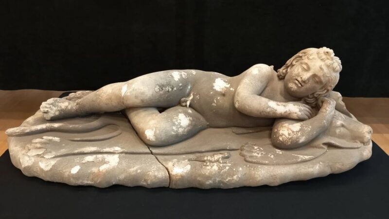 Escultura de Cupido de 2 mil anos é descoberta na Croácia