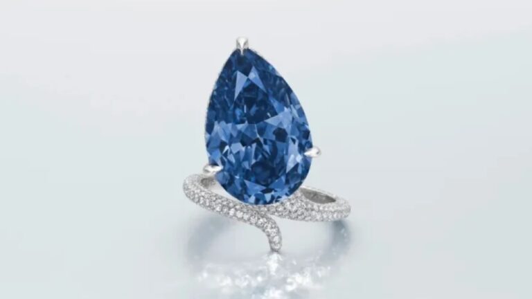 Mellon blue: diamante azul vivo é leiloado por R$ 132 milhões