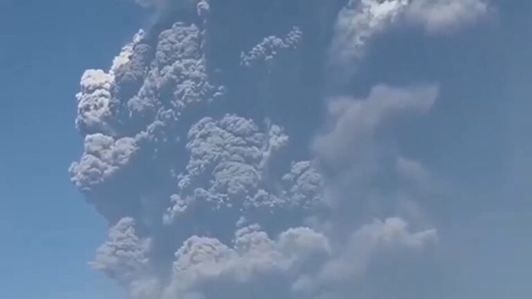 Vulcão Hayli Gubbi entra em erupção após cerca de 12.000 anos na Etíopia