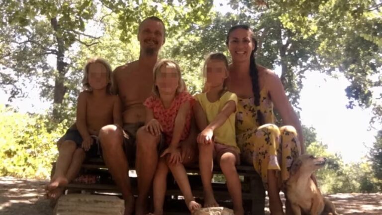 Justiça retira três crianças de família que vivia isolada na floresta