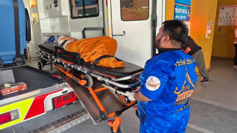 Mulher ‘morta’ surpreende a todos ao se mover dentro de caixão