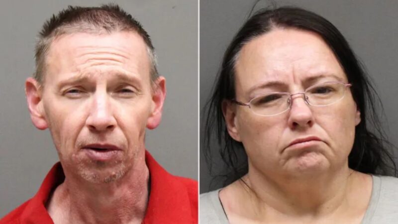 Casal é preso após descoberta de corpo enterrado em quintal no Mississippi