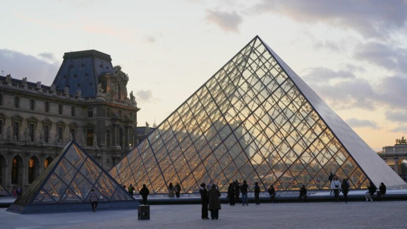 Louvre aumenta preço de ingressos para não-europeus