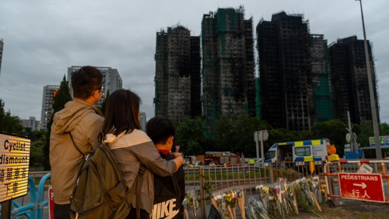 13 pessoas são presas após incêndio em complexo residencial em Hong Kong