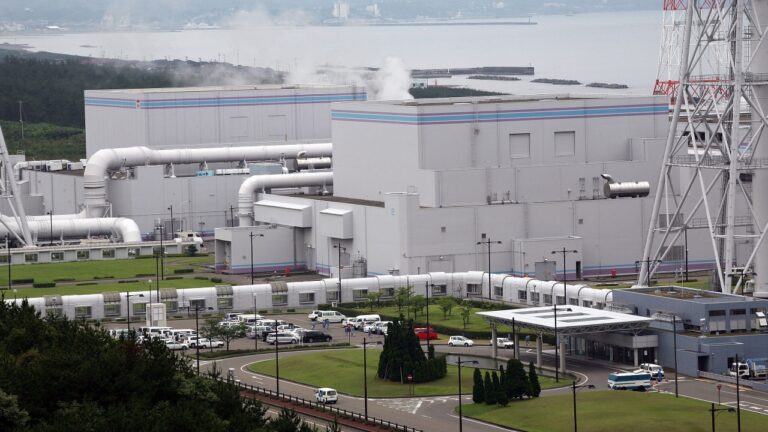 Japão irá reiniciar a maior usina nuclear do mundo