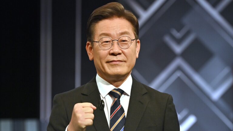 Presidente da Coreia do Sul quer ampliar cobertura de saúde para queda de cabelo