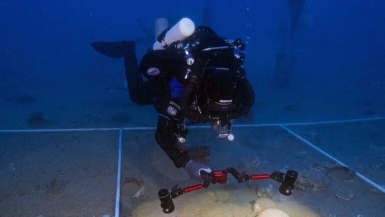 Arqueólogos descobrem cerâmicas em naufrágio italiano