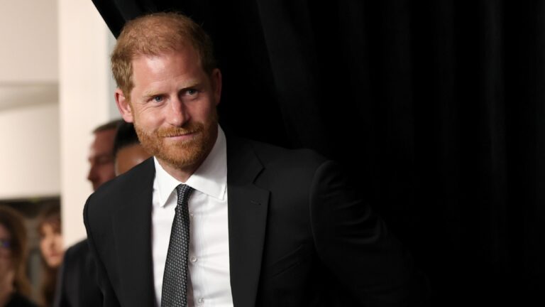 Governo britânico reavalia segurança do príncipe Harry em visitas ao país