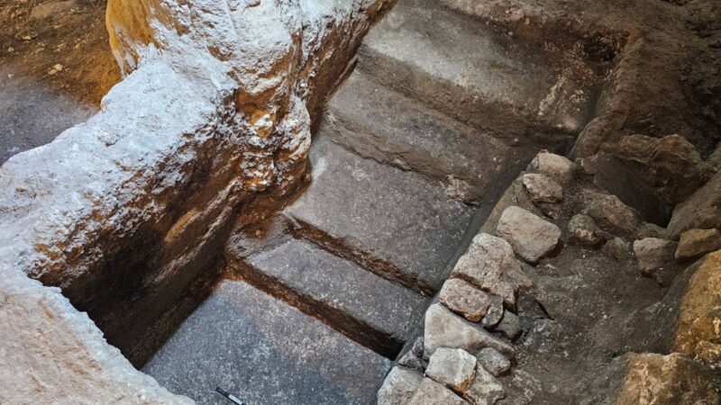 Mikveh de 2.000 anos é descoberto sob o Muro das Lamentações em Jerusalém