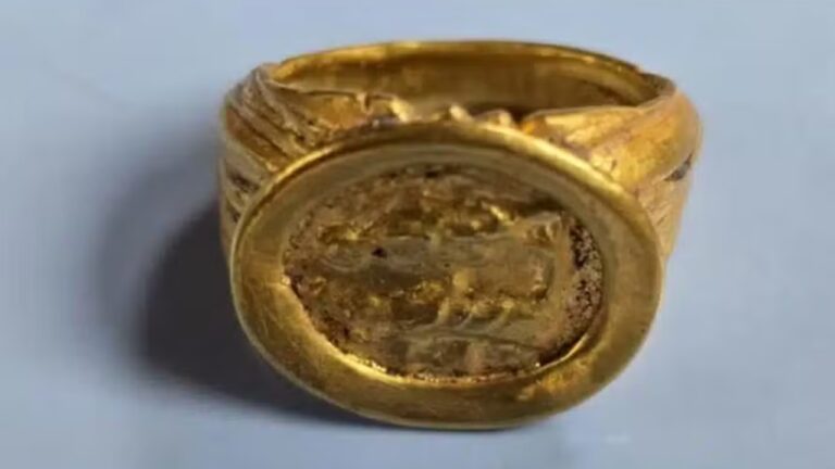 Arqueólogos encontram anel romano de ouro no noroeste da Bulgária