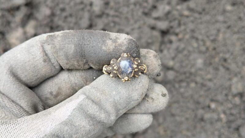 Anel medieval de ouro raro é descoberto em cidade mais antiga da Noruega